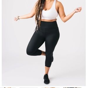 ZYIA Light and Tight Capris size 2